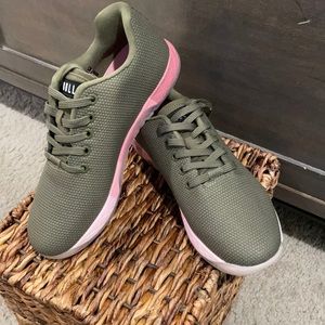 Brand bee NoBull Project trainers